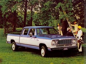 Dodge D200 Power Wagon Custom Crew Cab